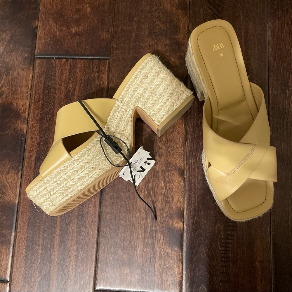 NWT Zara Tan Chunky Heel Espadrille Sandals